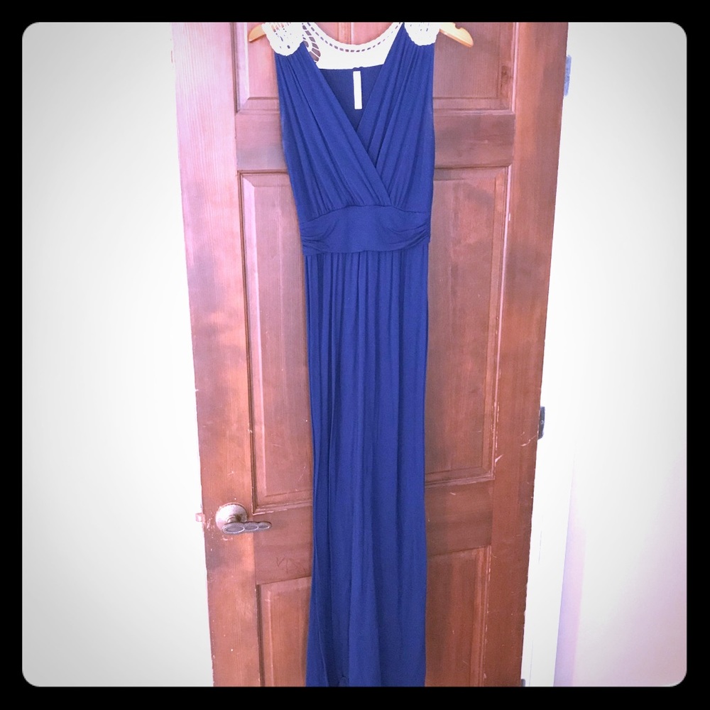 Gilli blue and cream crochet back maxi dress
